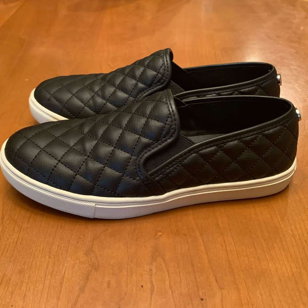 Steve Madden Casual Black Flats